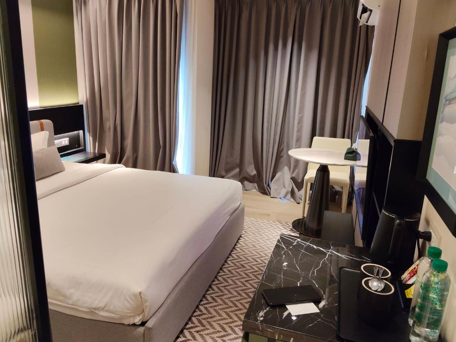 ホテル Cha Chiangmai Luxury チエンマイ エクステリア 写真