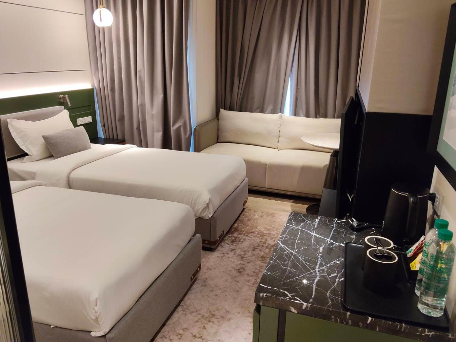 ホテル Cha Chiangmai Luxury チエンマイ エクステリア 写真