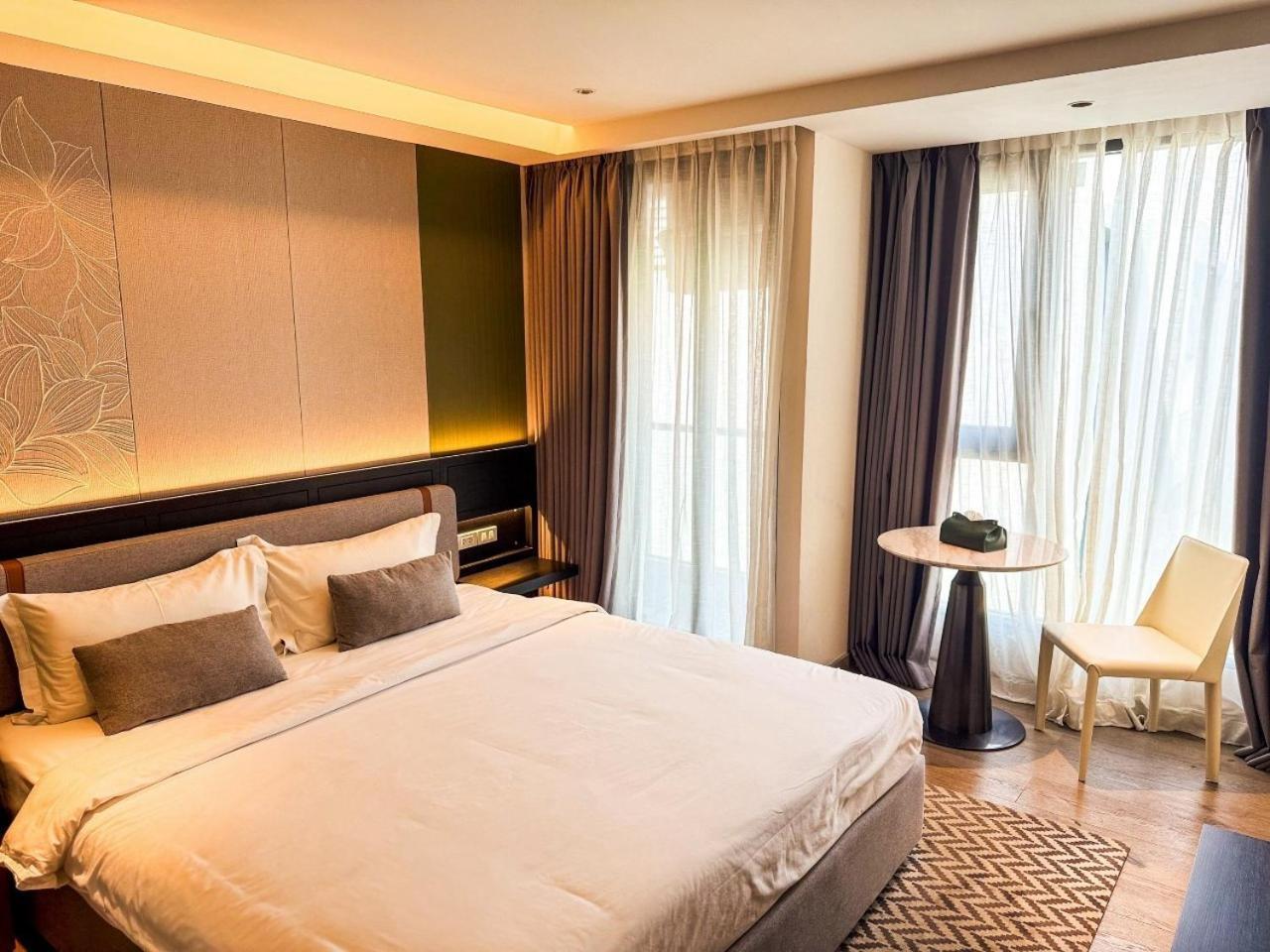 ホテル Cha Chiangmai Luxury チエンマイ エクステリア 写真